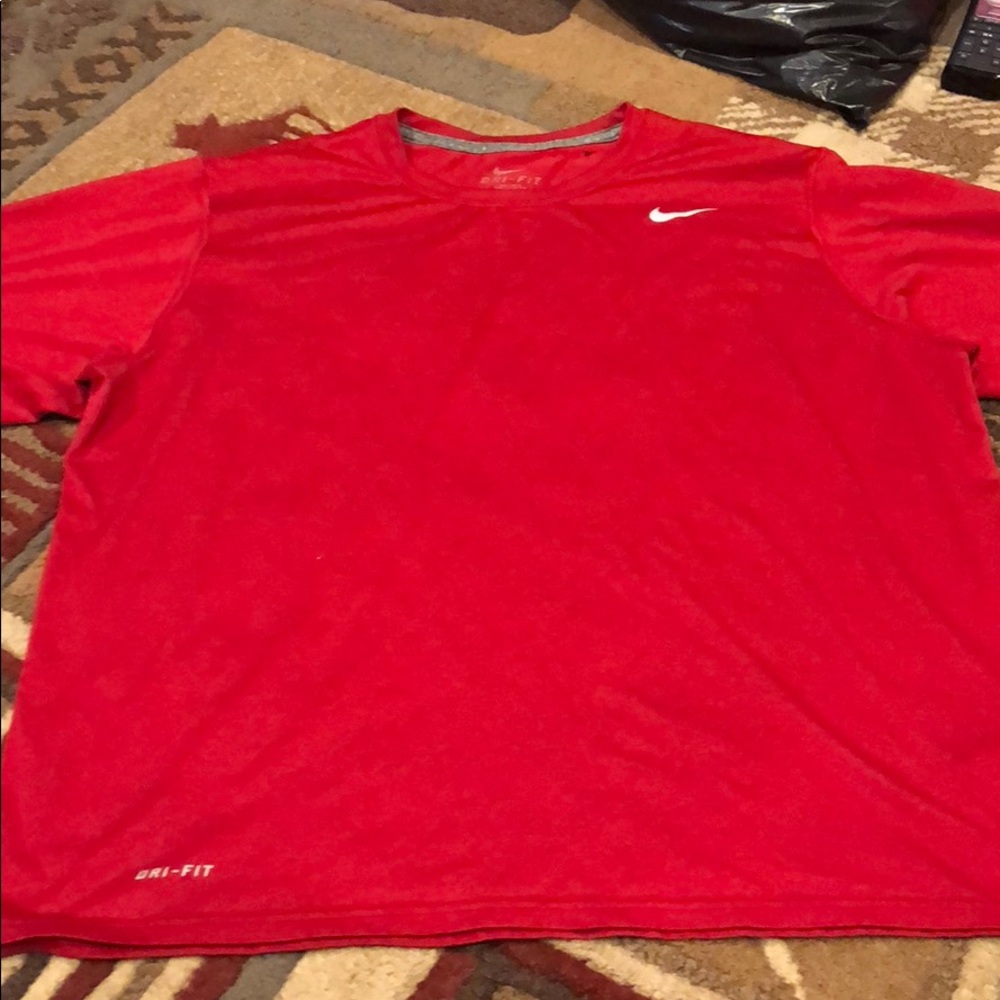 Red Nike dri fit men’s tee